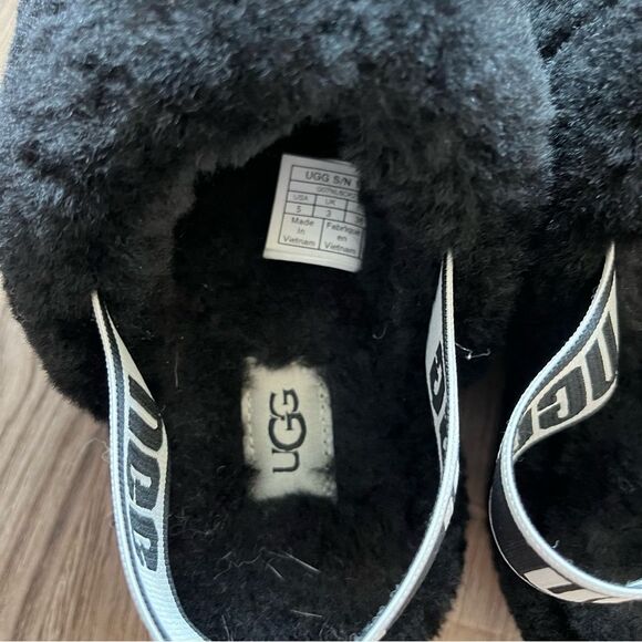 UGG Fluff Yeah Slide Sandal in Black 5 - Picture 6 of 12